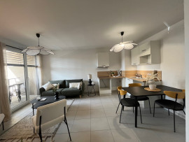 Vente
T2 contemporain dans un cadre paisible à Neuville-sur-Saône, éligible PTZ et frais de notaire réduits