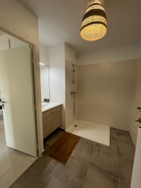 Vente
T2 contemporain dans un cadre paisible à Neuville-sur-Saône, éligible PTZ et frais de notaire réduits
