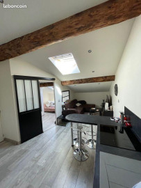 
                                                                                        Location
                                                                                         T2 de 37m2 meublé et équipé cours Vitton - Lyon