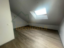 Location
T2 en duplex de plus de 40m2 situé en centre-ville de Saint-Quentin