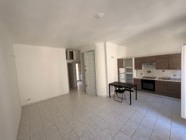 
                                                                                        Vente
                                                                                         T2 - Le trois fenetre Marseillais - Quartier Belsunce