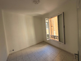 
                                                                                        Vente
                                                                                         T2 - Le trois fenetre Marseillais - Quartier Belsunce