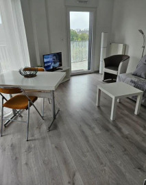 
                                                                                        Location
                                                                                         T2 meublé 44m² lumineux + 19m² de balcon couvert
