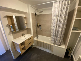 
                                                                                        Location
                                                                                         T2 meublé au calme rénové