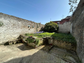 
                                                                                        Location
                                                                                         T2 meublé avec jardin privatif