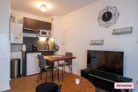 Location
T2 meublé de 35m² rénové au dernier étage avec terrasse et salle de sport !