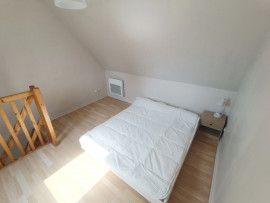 Location
T2 meublé en duplex avec parking, quartier St-Leu