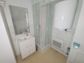 Location
T2 meublé en duplex avec parking, quartier St-Leu
