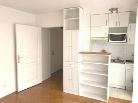 
                                                                                        Location
                                                                                         T2 > Meublé > immeuble de standing, cave, parking