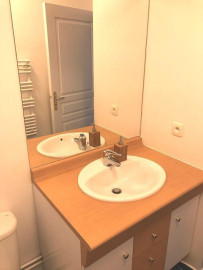 
                                                                                        Location
                                                                                         T2 > Meublé > immeuble de standing, cave, parking