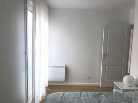 
                                                                                        Location
                                                                                         T2 > Meublé > immeuble de standing, cave, parking