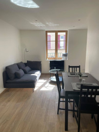 
                                                                                        Location
                                                                                         T2 meublé lumineux à Caluire-et-Cuire