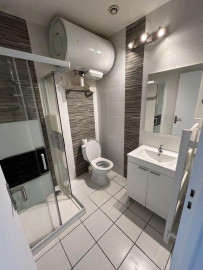 
                                                                                        Location
                                                                                         T2 meublé proche Victoire avec un extérieur