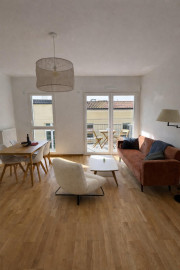 
                                                                                        Location
                                                                                         T2 meublé Reims 52m2 central/balcon/parking☀️