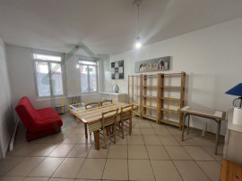 Location
T2 MEUBLÉ SITUÉ EN HYPER CENTRE DE ST QUENTIN
