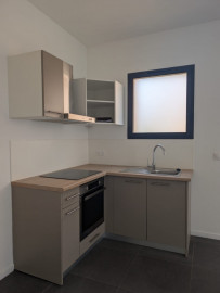 Location
T2 neuf et semi équipée dans jolie maison de ville