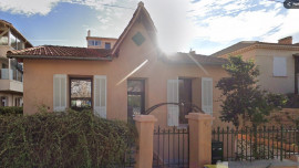 Location
T2 neuf et semi équipée dans jolie maison de ville