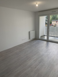 Location
T2 récent avec parking Lormont
