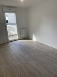 Location
T2 récent avec parking Lormont