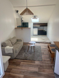 
                                                                                        Location
                                                                                         T2 refait à neuf