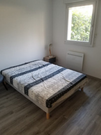 Location
T2 REFAIT A NEUF AVEC JARDIN GRAND PARC /CHARTRONS