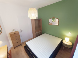 
                                                                                        Location
                                                                                         T2 rénové et meublé avec cour