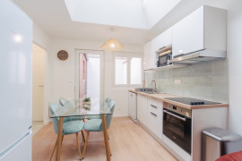 
                                                                                        Location
                                                                                         T2 rénové et meublé avec cour