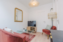 
                                                                                        Location
                                                                                         T2 rénové et meublé avec cour