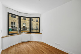 
                                                                                        Vente
                                                                                         T2 Rénové - Quartier Champs-Elysées - Paris 8