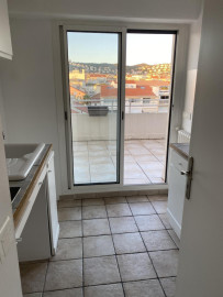 
                                                                                        Location
                                                                                         T2/T3 + terrasse de 70 m2 avec vue Hyères centre