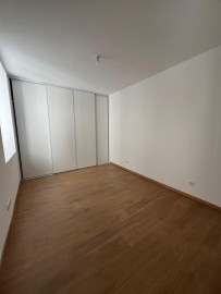 
                                                                                        Vente
                                                                                         T3 - entièrement rénové - CHAUFFAILLES