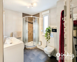 
                                                                                        Vente
                                                                                         T3 65m² traversant en RDC, luminosité et confort