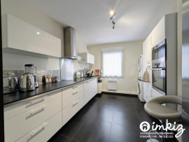 
                                                                                        Vente
                                                                                         T3  65m² traversant en RDC, luminosité et confort