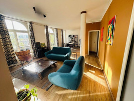 
                                                                                        Location
                                                                                         T3 87 m² très lumineux - Meublé avec goût