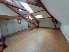 Location
T3 atypique avec bureau et parking