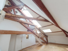 Location
T3 atypique avec bureau et parking