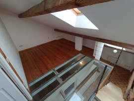 Location
T3 atypique avec bureau et parking