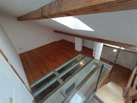 Location
T3 atypique avec bureau et parking