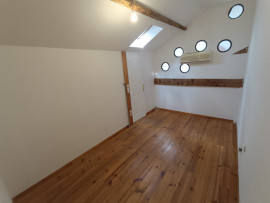 Location
T3 atypique avec bureau et parking
