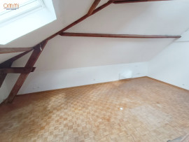 
                                                                                        Location
                                                                                         T3 atypique avec bureau et parking