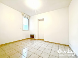 
                                                                                        Vente
                                                                                         T3 avec cour privative et parking