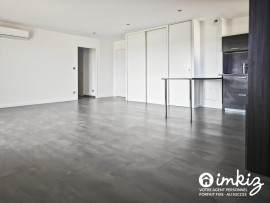 
                                                                                        Vente
                                                                                         T3 avec piscine et parking sécurisés  - Lalande