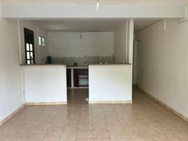 
                                                                                        Location
                                                                                         T3 climatisé avec potager, parking et terrasse