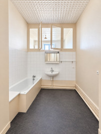 
                                                                                        Vente
                                                                                         T3 de 63 m² avec balcon filant