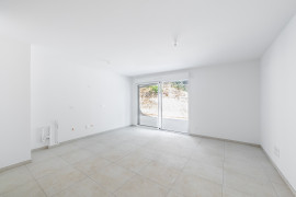 
                                                                                        Vente
                                                                                         T3 de 67,55 m² avec 256 M² de jardin et 26 M² de terrasses - Cannes