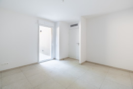 
                                                                                        Vente
                                                                                         T3 de 67,55 m² avec 256 M² de jardin et 26 M² de terrasses - Cannes