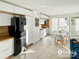 
                                                                                        Vente
                                                                                         T3 de standing (2023) vendu meublé, avec balcon
