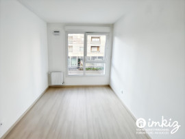 
                                                                                        Vente
                                                                                         T3 de standing (2023) vendu meublé, avec balcon
