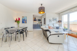 
                                                                                        Vente
                                                                                         T3 de standing avec grand balcon et dernier étage