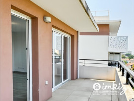 
                                                                                        Vente
                                                                                         T3 dernier etage avec terrasse et box